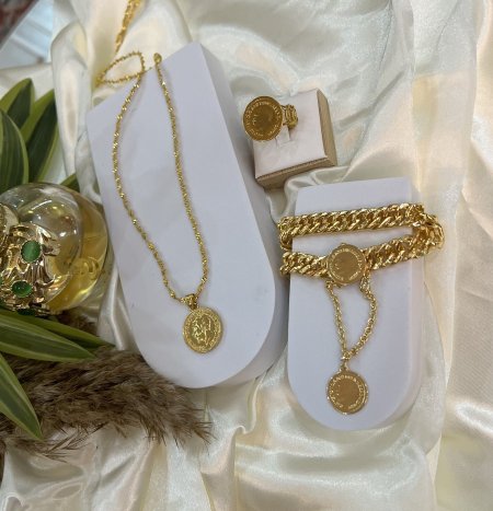 طقم ليرة مكفول اللون✨